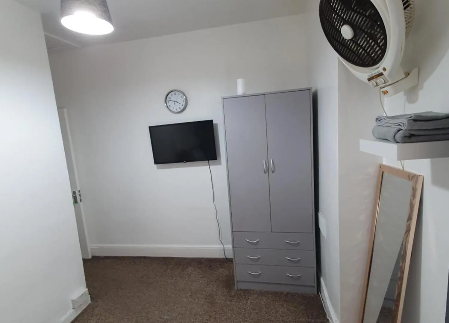 Private Room In 카디프 홈스테이